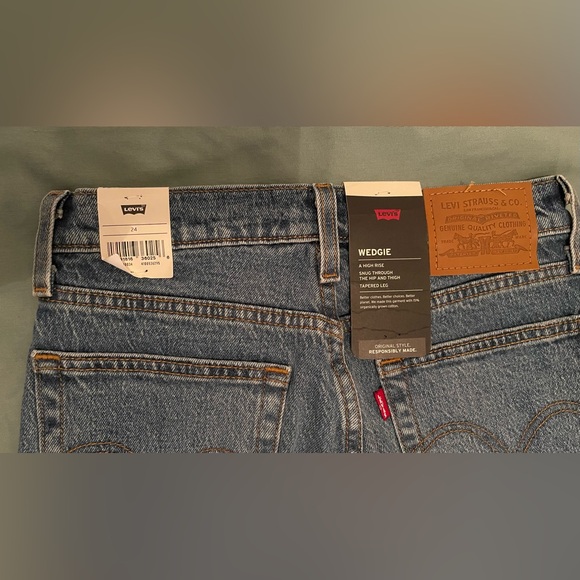 US 24 Levi's womens Premium Wedgie Icon Fit Jeans - Picture 3 of 5